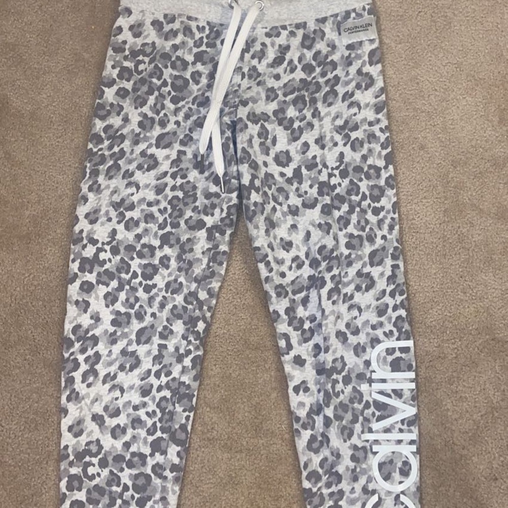 Calvin Klein Sweatpants/Joggers (cheetah print)